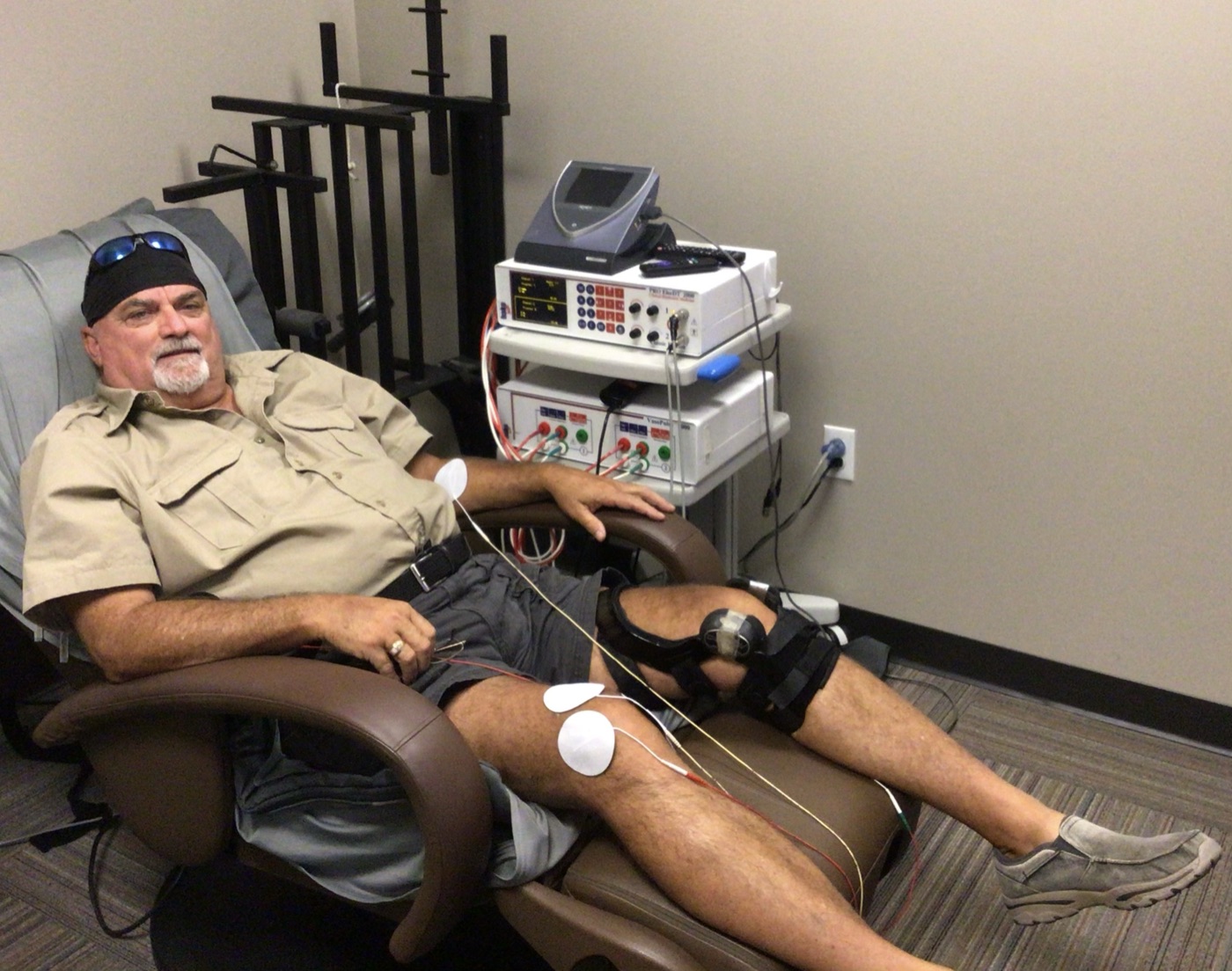 HakoMed electro-medical therapy for a neuropathy patient